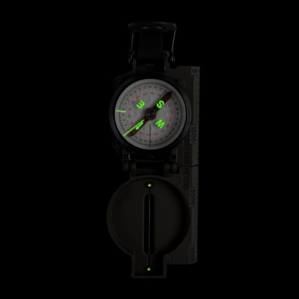 Компас Ranger MK2 Helikon-Tex<sup>®</sup> със светещи елементи за нощна навигация. Снимка: Helikon-Tex, Rigad