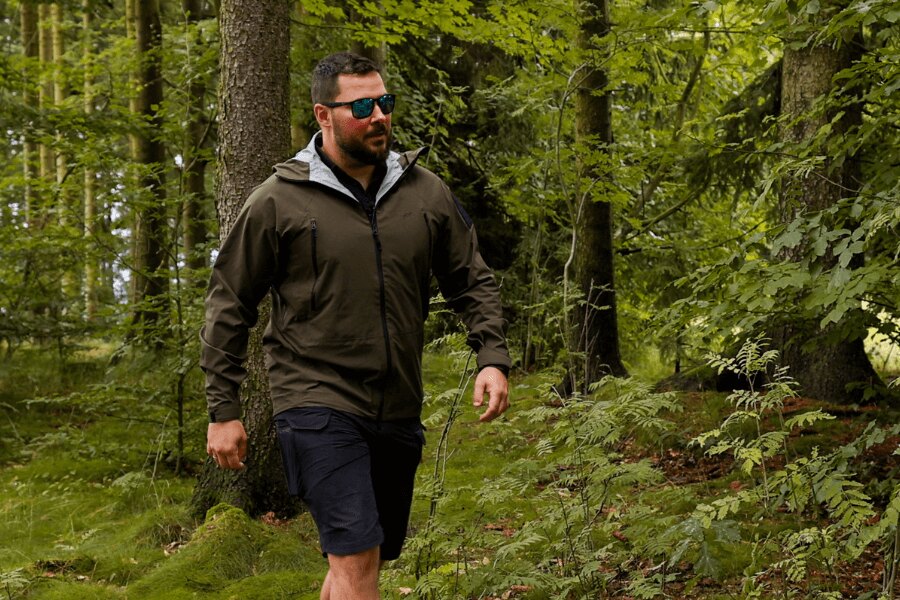 Непромокаемо яке Hardshell SQUALL Helikon-Tex<sup>®</sup>. Източник: Rigad