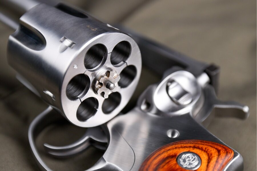 Револвер Ruger Redhawk. Източник: Rigad