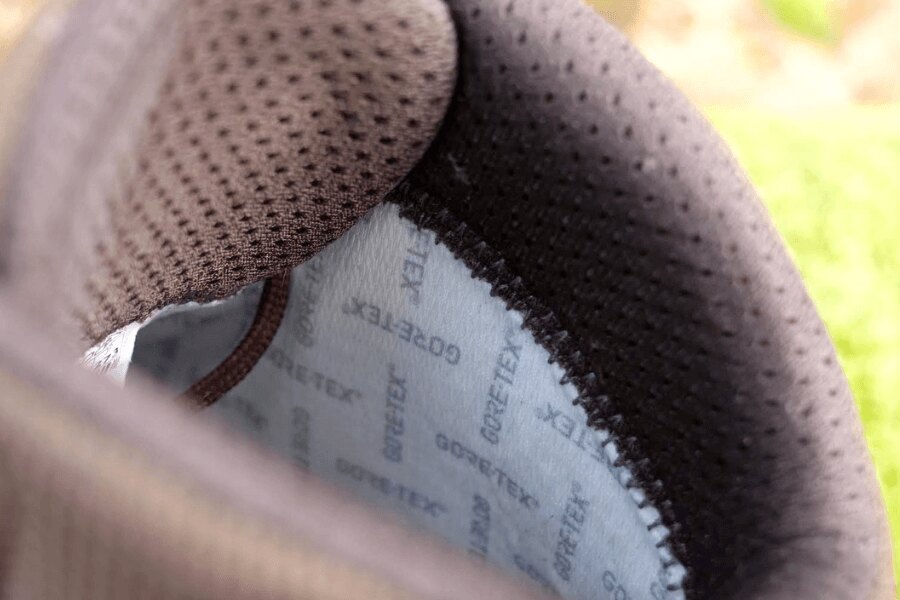 Gore-Tex мембраната е вградена във вътрешната страна на обувката LOWA. Източник: Rigad