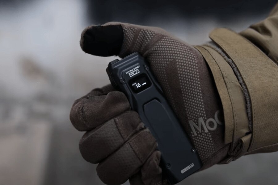 EDC23 фенерче Nitecore<sup>®</sup> OLED дисплей. Източник: Rigad