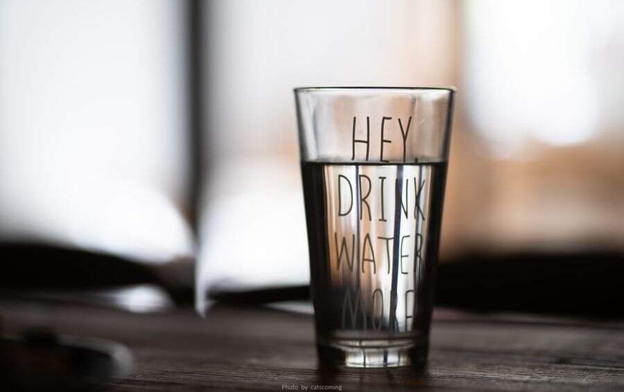 Чаша с питейна вода