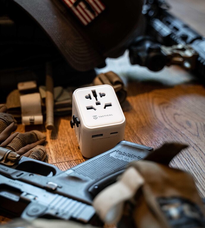 Адаптер с зарядно PTP Travel Tactical®