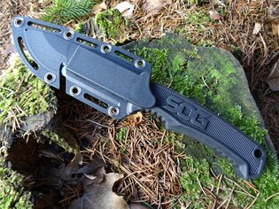 Нож със статично острие SOG® Field - сатен, черна дръжка