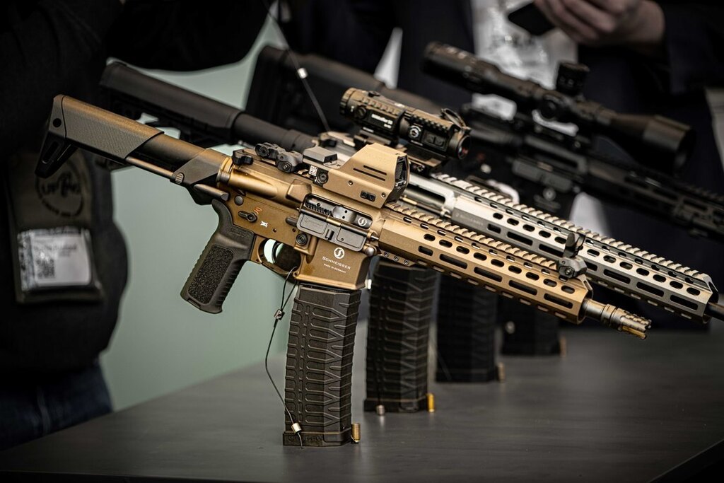 Самозарядна пушка AR15 S4F 10,5" CSS TIGER EYE / калибър 223.Rem Schmeisser® + Колиматор LE GEN2 Falke®