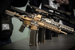Самозарядна пушка AR15 S4F 10,5" CSS TIGER EYE / калибър 223.Rem Schmeisser® + Колиматор LE GEN2 Falke®