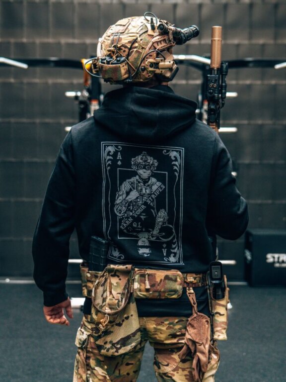 Суитшърт Earn Your Stripes The Trace®