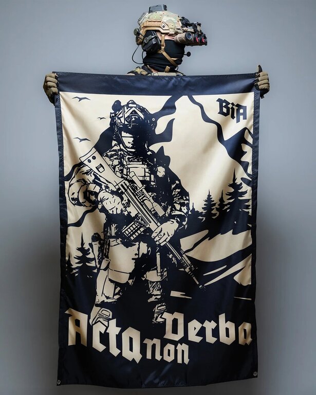 Знаме Acta Non Verba Brothers in Arms®