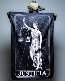 Знаме Justicia Brothers in Arms®