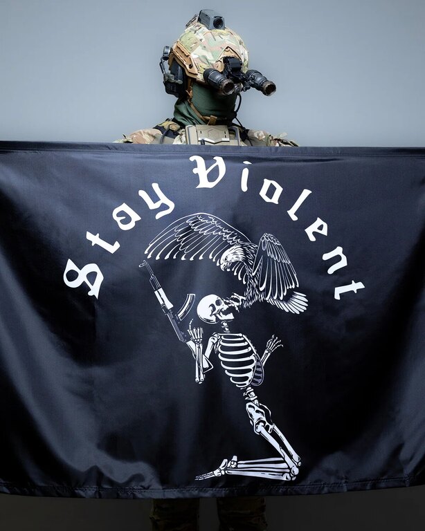 Знаме Stay Violent Brothers in Arms®