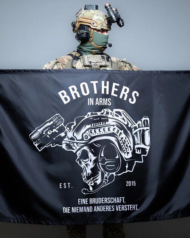 Знаме Team Brothers in Arms®